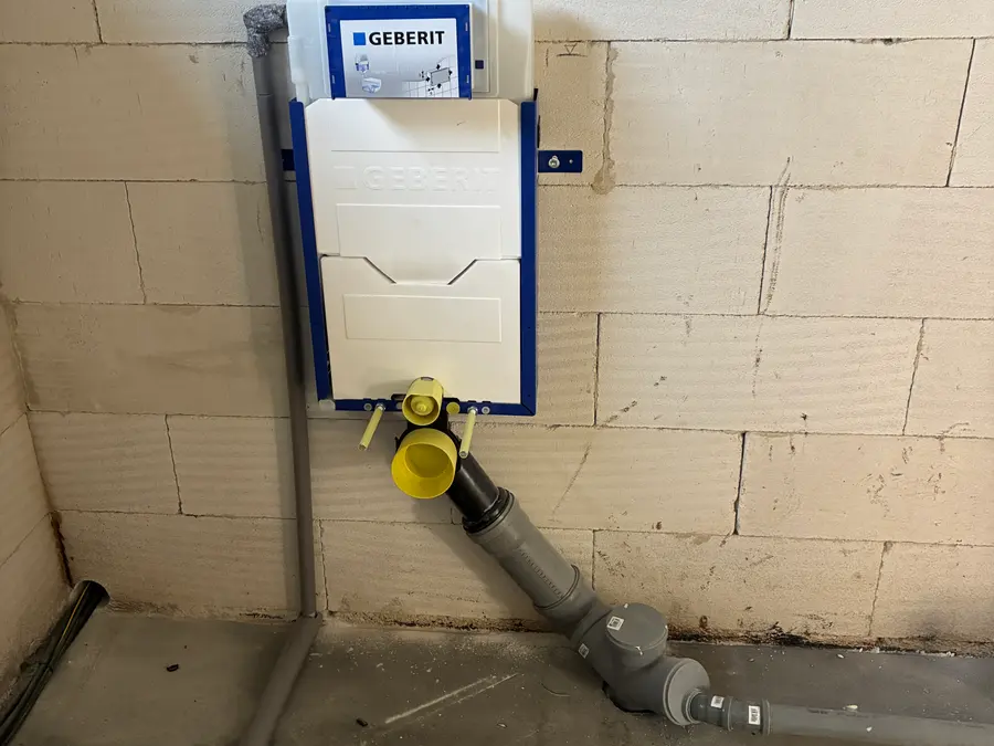 Předstěnový modul pro závěsné WC s napojeným odpadem
